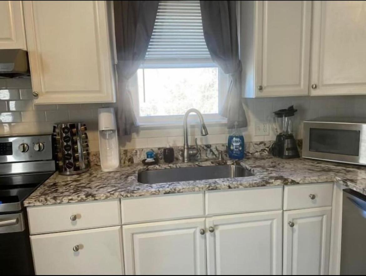Charming Cottage Historic Falmouth Cape Cod Near Beach And Downtown 2Br 1Bath Deck Eksteriør bilde